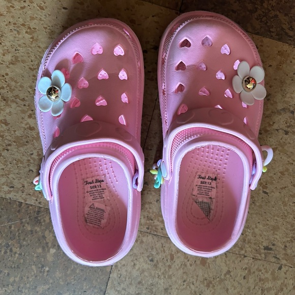 Crocs - Picture 2 of 3